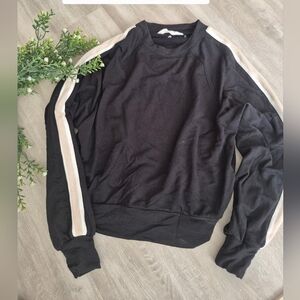 TAVI Classic Black Crewneck Sweater with Contrast Stripes Xs